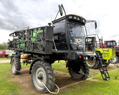 Metalfor 3200 año 2010. Motor Deutz 6 Turbo. 140hp