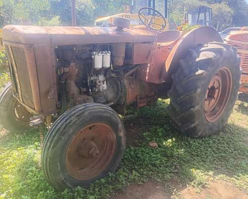 Lote de 3 Tractores Clásicos Completos, Escucho Oferta.