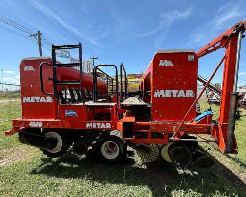 Sembradora Metar 4200 año 2015