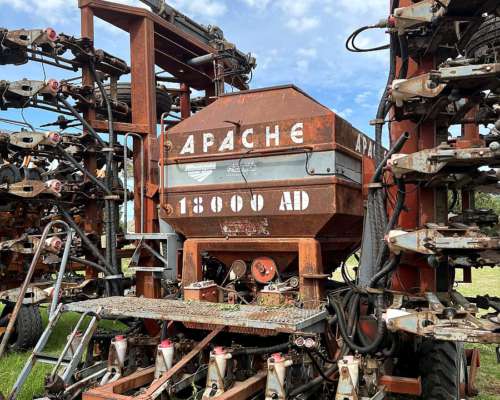 Sembradora Apache 18000 de 37 a 2