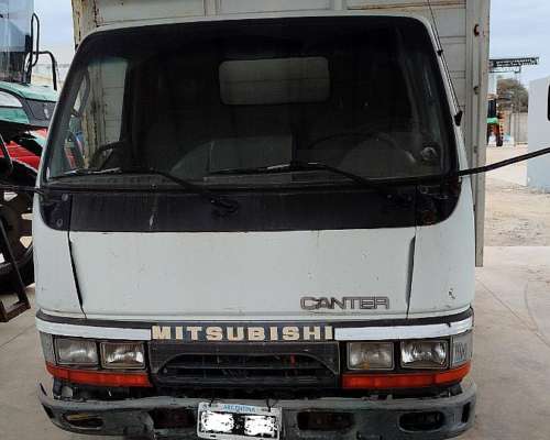 Mitsubishi Canter año 2000