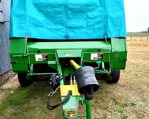 Rotoenfardadora John Deere 535