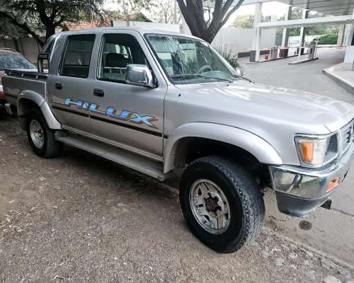 Toyota Hilux SR5 4X4 2000 Motor 2.8 Milenium
