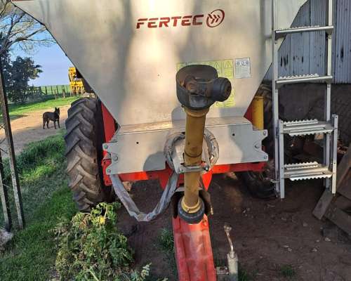 Fertilizadora Fertec 4500 Serie 5 MB Estado