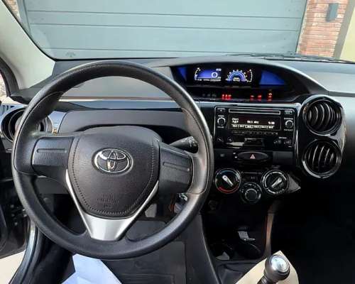 Toyota Etios 1.5 5ptas X 6mt 2022 Nafta U$14.299 43.000 km