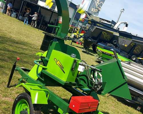 Chipeadora Trituradora de Ramas Bernardin Transportable o 3p