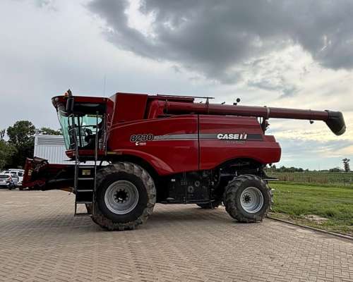 Cosechadora Caseih Axial Flow 8230 año 2014