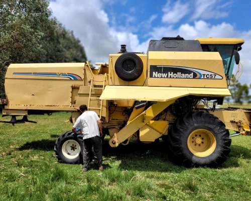 Cosechadora New Holland TC 57