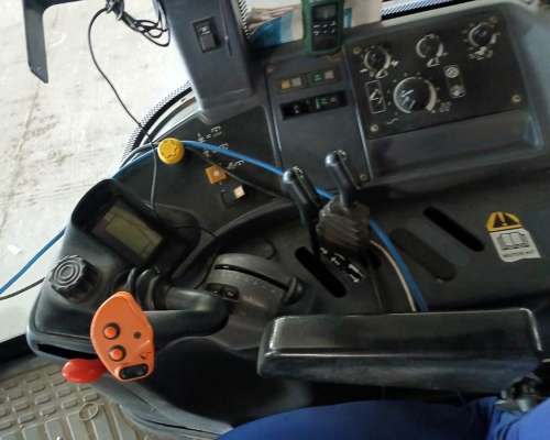 New Holland TM 7020 - Impecable - Unico