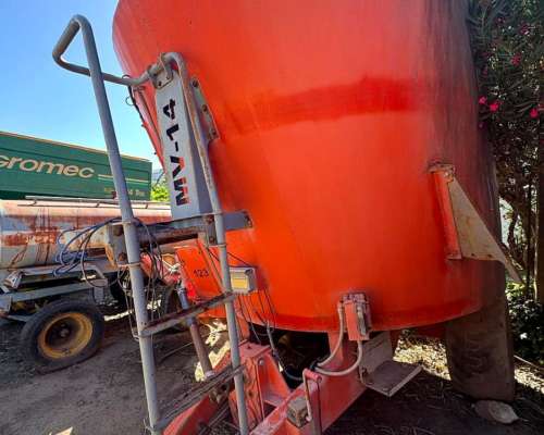 Mixer Vertical de 14 M3 Sgubini Reparado
