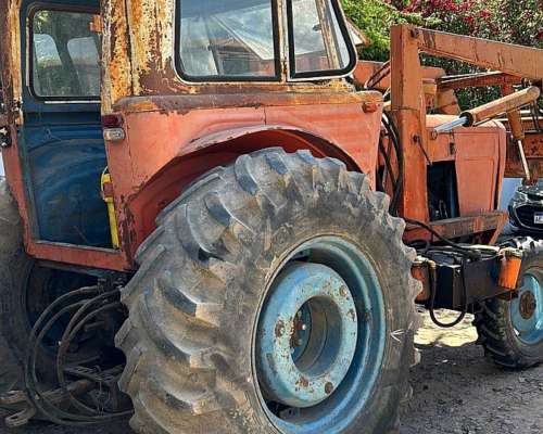 Fiat 700e con Pala Frontal