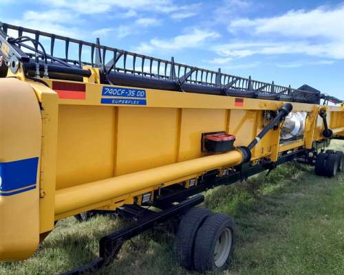 Cosechadora New Holland CR 9060 año 2013