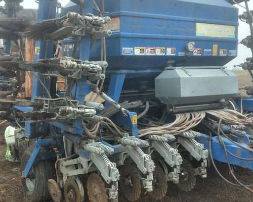 Sembradora Yuri de 39 a 20 cm con Alfalfero