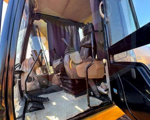 Retroexcavadora Caterpillar 320 DL Modelo 2010