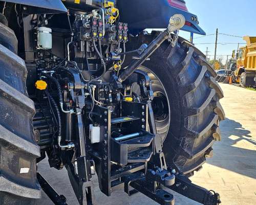 Tractor Lovol TR2604 260hp 4X4 3 Puntas Ruedas Duales