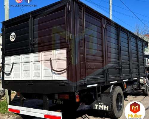 Mercedes Benz L 1114/48 Modelo 1978 con Carroceria