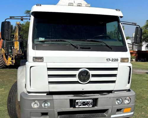Vw 17-220 año 2011 Tractor con 935.000 km Único Dueño