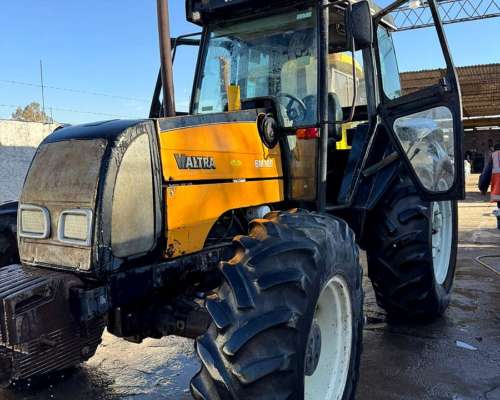 Tractor Valtra BM100 año 2006 106hp 4X4 Toma de Fuerza 3pto