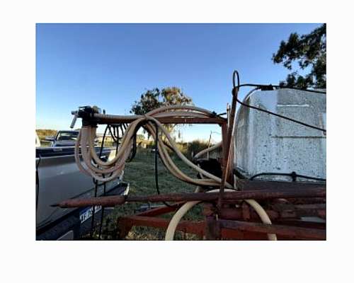 Pulverizador de Arrastre Cinalfor Bomba 150 Lts. Usado