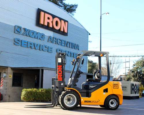 Autoelevador Iron IDF 2.5t Torre Triple Desplazador LAT