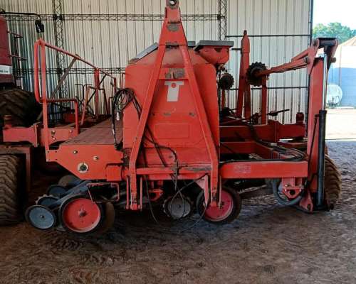 Sembradora Tanzi 6750 36 a 17,5 con Monitor 2011 Alfalfero