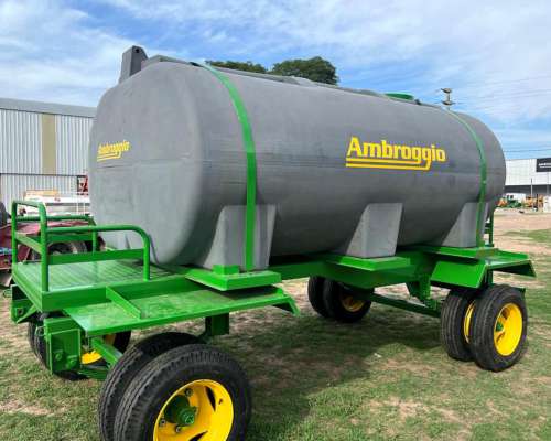 Acoplado Tanque de Polietileno 6500 Litros Ambroggio