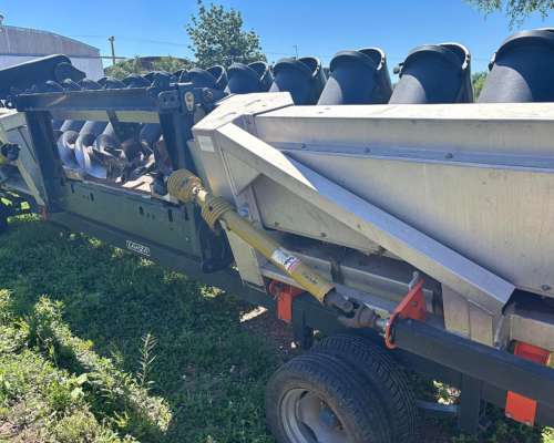 Vendo o Permuto Cabezal,maicero Akron 14 a 52 año 2020 Casi