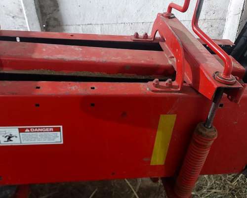 Enfardadora Massey Ferguson, Impecable