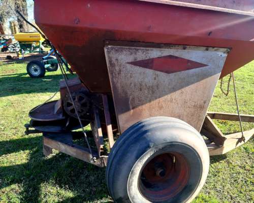 Fertilizadora PA ER a Cadena 18m Labor