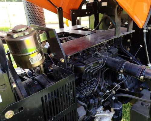 Tractor Zanello 4060 con Techo para SOL 4X4
