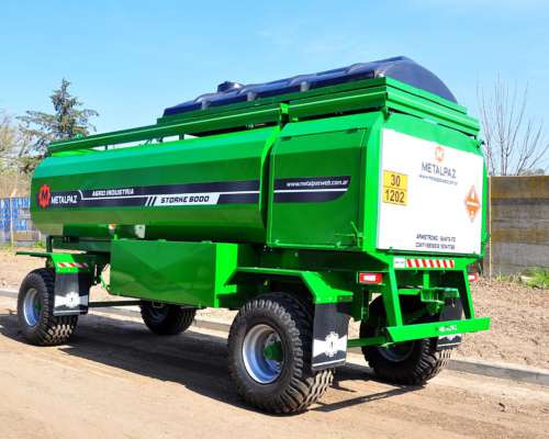 Tanque Combustible de 6000 Litros con Agua y Taller