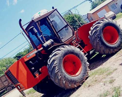 Tractor Zanello 4200 Articulado 180 HP con Toma