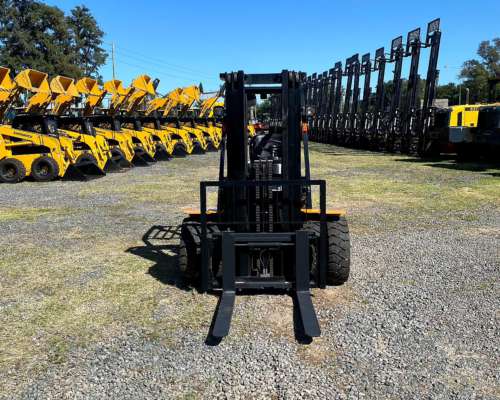 Autoelevador 3500kg / 3.5 Toneladas Sinomach CPCD35 Duales