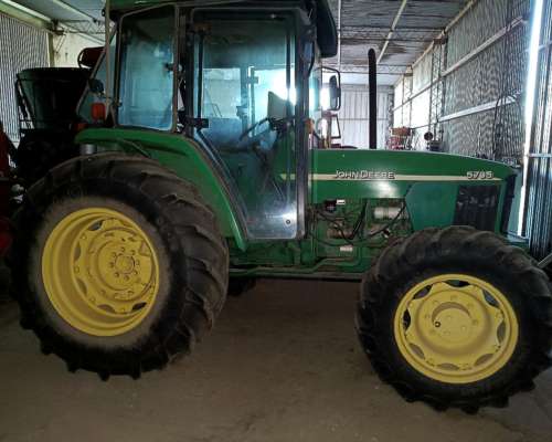 John Deere Tractor 5705