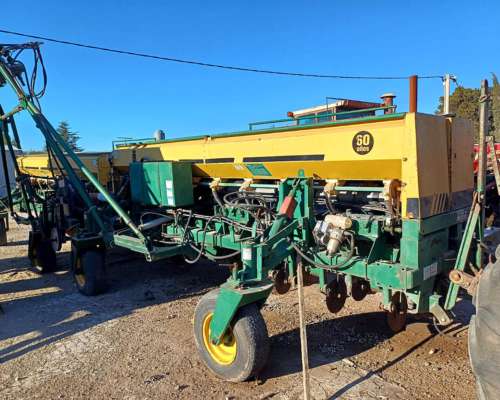 Sembradora Pierobon 18 a 52/14 a 70