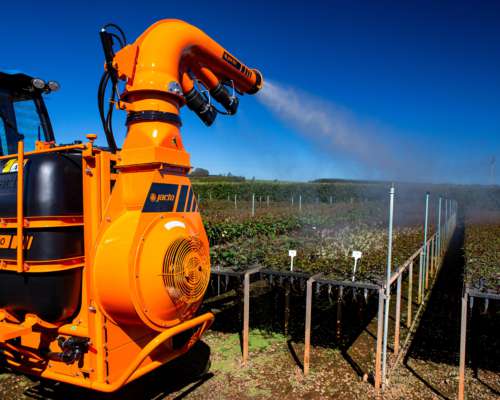 Cañon Pulverizador Jacto AJ 600 3p - Tambo, Feed Lot, Mosca