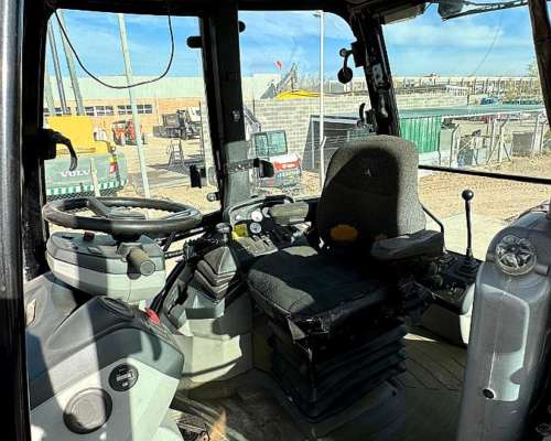 Retroexcavadora Caterpillar 416e - 2010