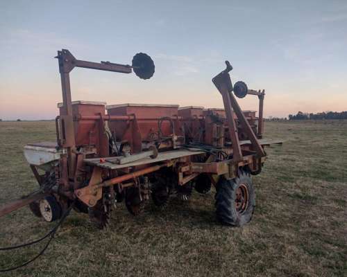 Sembradora Apache 6100 de 9 a 52