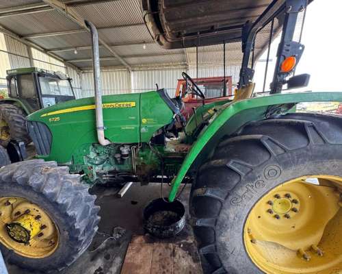 John Deere 5725 Dual, Paton. año 2014. 3pts. M 11000hs. 90hp