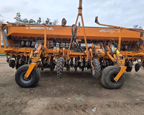 Agrometal MXY LL . de 31 a 21 CM. año 2014