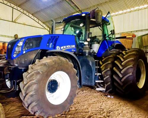 New Holland T8. 320, con Duales con Piloto