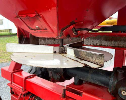 Fertilizadora Esparcidora Grass Cutter de 3000 Lts