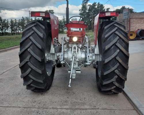 Maseey Ferguson 1078 .