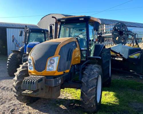 Tractor Valtra Bm125i, 125 HP, año 2017 muy Bueno