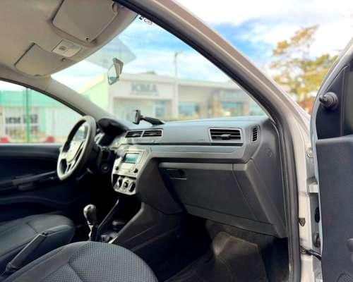 Vw Voyage 1.6 MSI Manual año 2017 Gris Plata. con 48.000km.