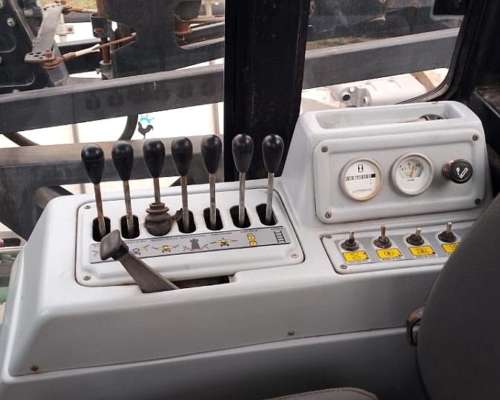 Pulverizadora Autopropulsada Caiman SP3225 - año 2011