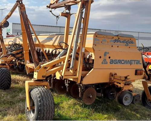 Sembradora Agrometal de 18 X 52.5cm