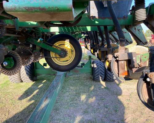 Jhon Deere -1740 - año 2008
