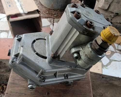 Multiplicador Toma de Fuerza con Bomba Hidraulica