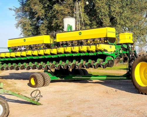 Vendo Sembradora John Deere 1740